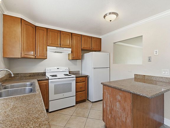 5th image of 18 El Capitan Ln