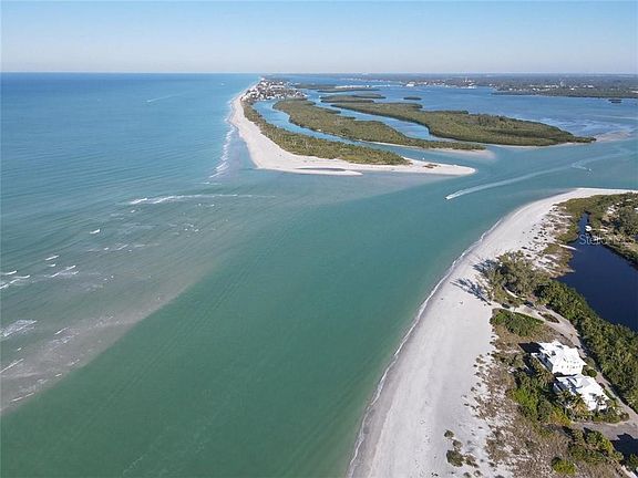 3rd image of 6850 Palm Island Dr