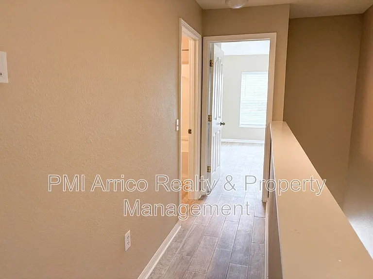 10840 Johanna Ave — Photo 16