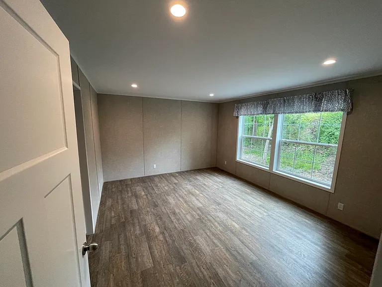 20 Glenn Ave — Photo 7