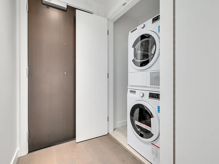 5168 Cambie St #113 — Photo 8