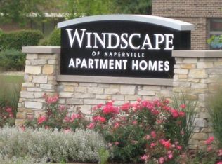 882 Benedetti Dr APT 101, Naperville, IL 60563