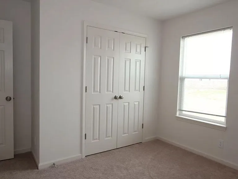 2425 Cushing Dr — Photo 15