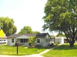 47512 Hennings Dr, New Baltimore, MI 48047