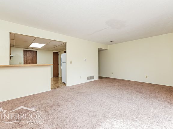 5th image of 2464 Cross Village Dr