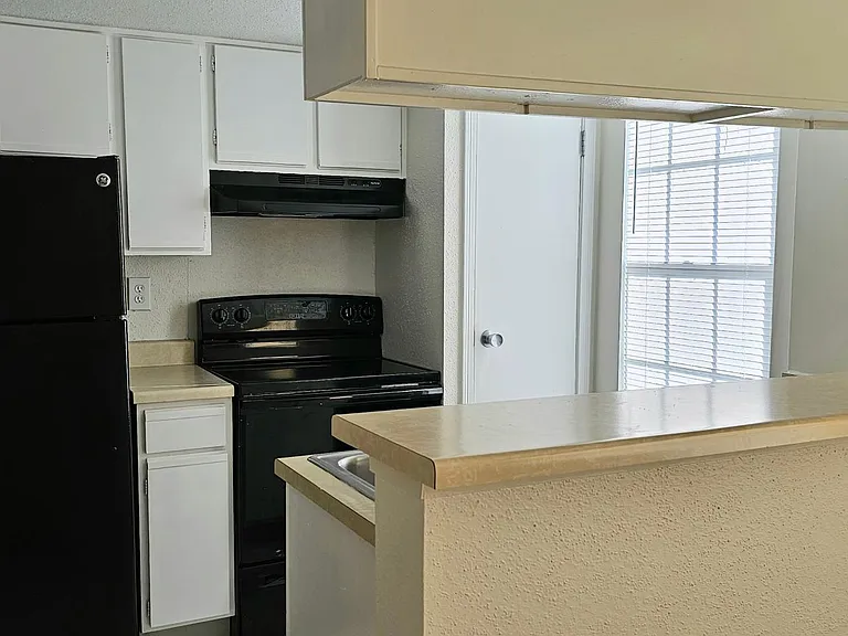 9100 Dr Martin Luther King Jr St N #1423 — Photo 4