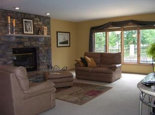 9881 Softspring Dr, Cincinnati, OH 45241