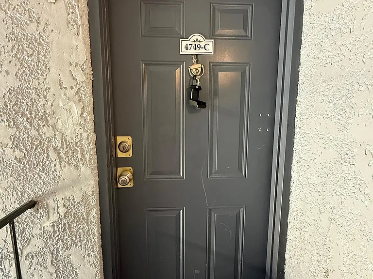 4749 S Texas Ave #4749C — Photo 2