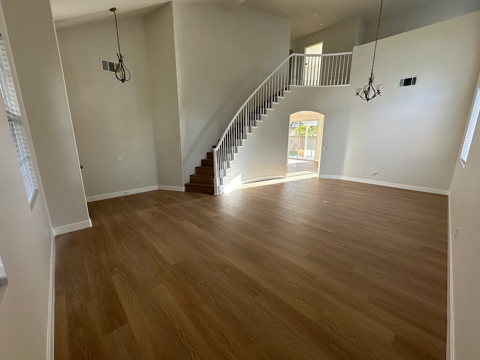 1570 Golden Gate Ave — Photo 4