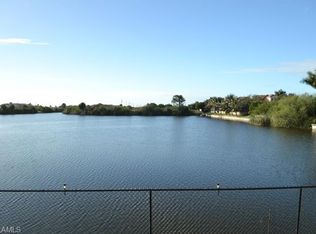 922 Diplomat Pkwy W, Cape Coral, FL 33993