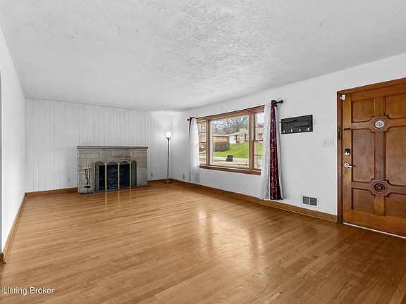 2nd image of 6808 Mariposa Dr