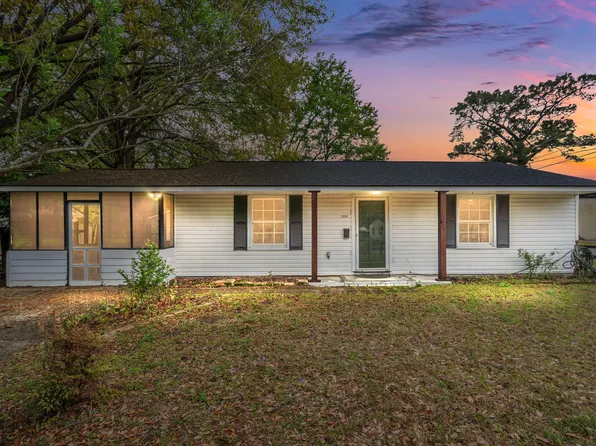 1211 Hawthorne Cir, Hanahan, SC 29410