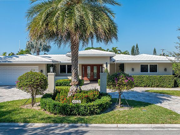2nd image of 5571 Bayview Drive