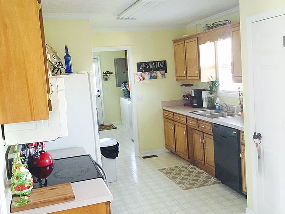 3rd image of 54 Jamie Cir