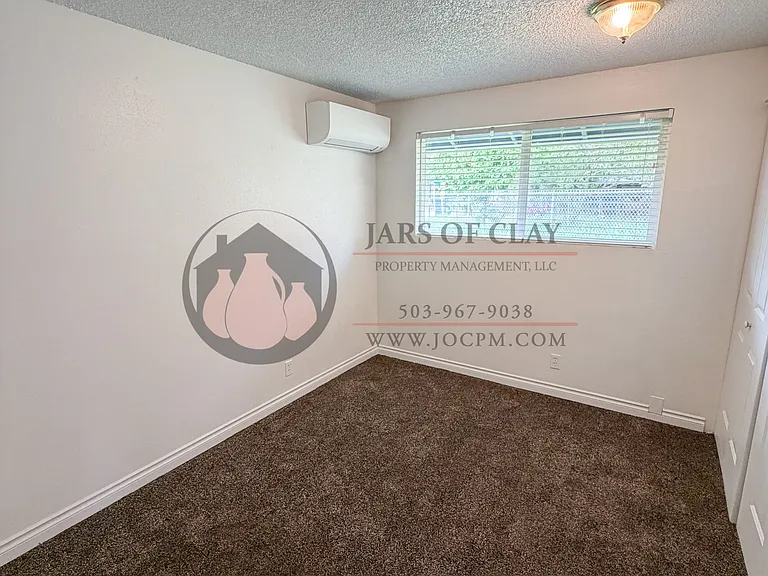 3370 Beacon Ct NE — Photo 12
