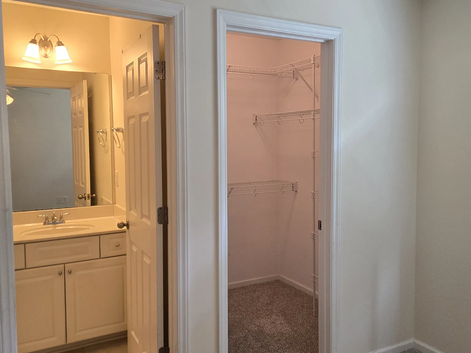 2 bed, 1142 sqft, $1,400 — Photo 2