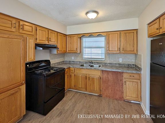 4th image of 3230 Wedgefield Blvd