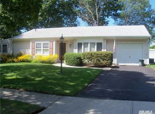 53 Rush St, Port Jefferson Station, NY