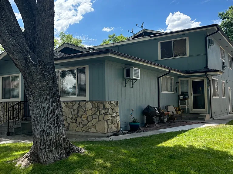611 Oakwood Dr — Photo 3