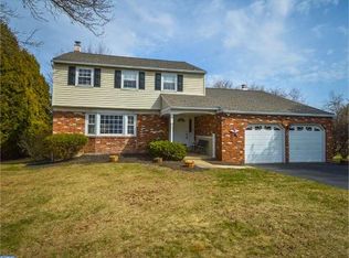 917 Powderhorn Dr, Lansdale, PA 19446