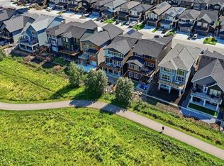 129 Wolf Hollow Vlg SE, Calgary, AB T2X5K1