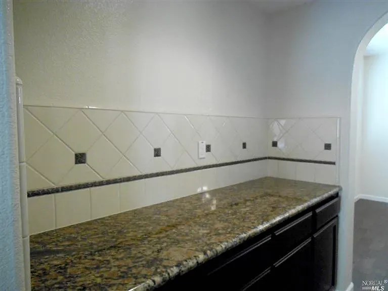 1005 Chatswood Ct — Photo 6