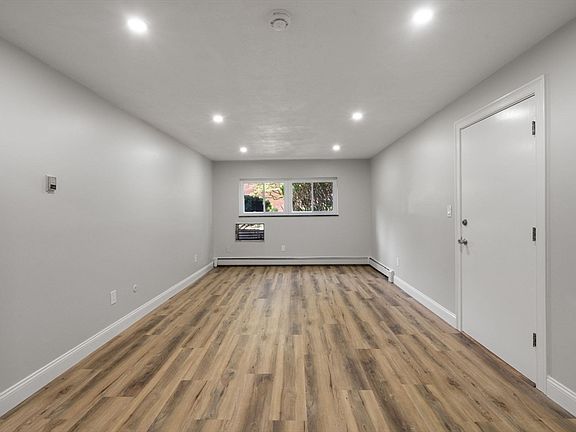 3rd image of 89 Walnut St APT 2