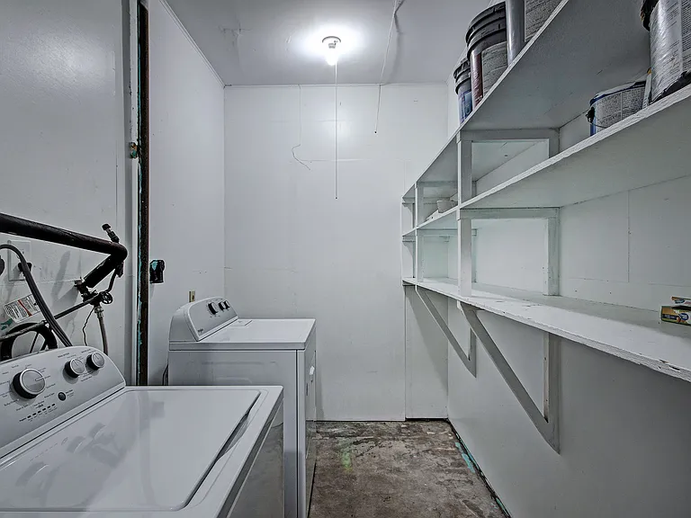 1015 Adkins Blvd — Photo 20