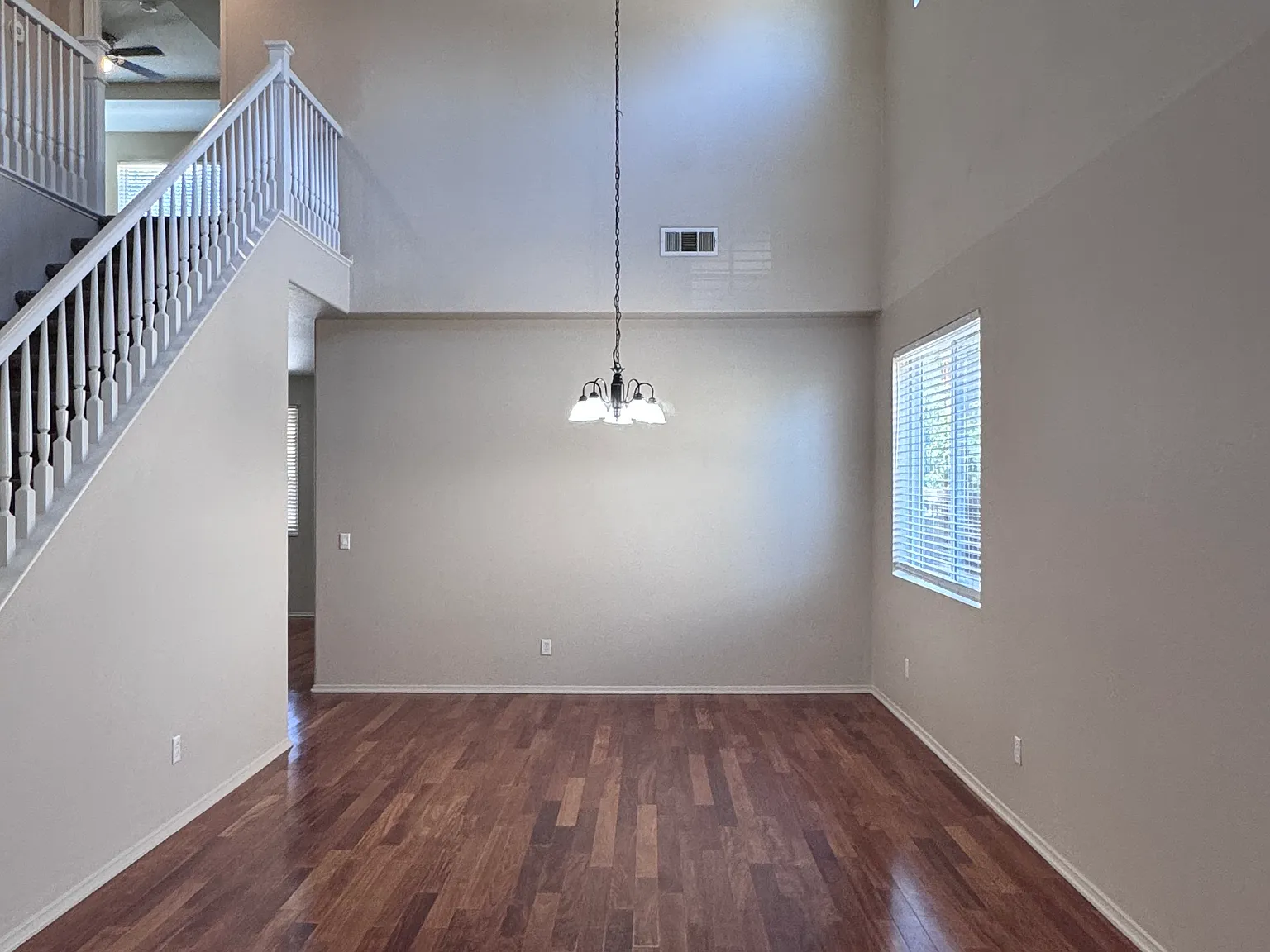 5 bed, 2249 sqft, $3,195 — Photo 2