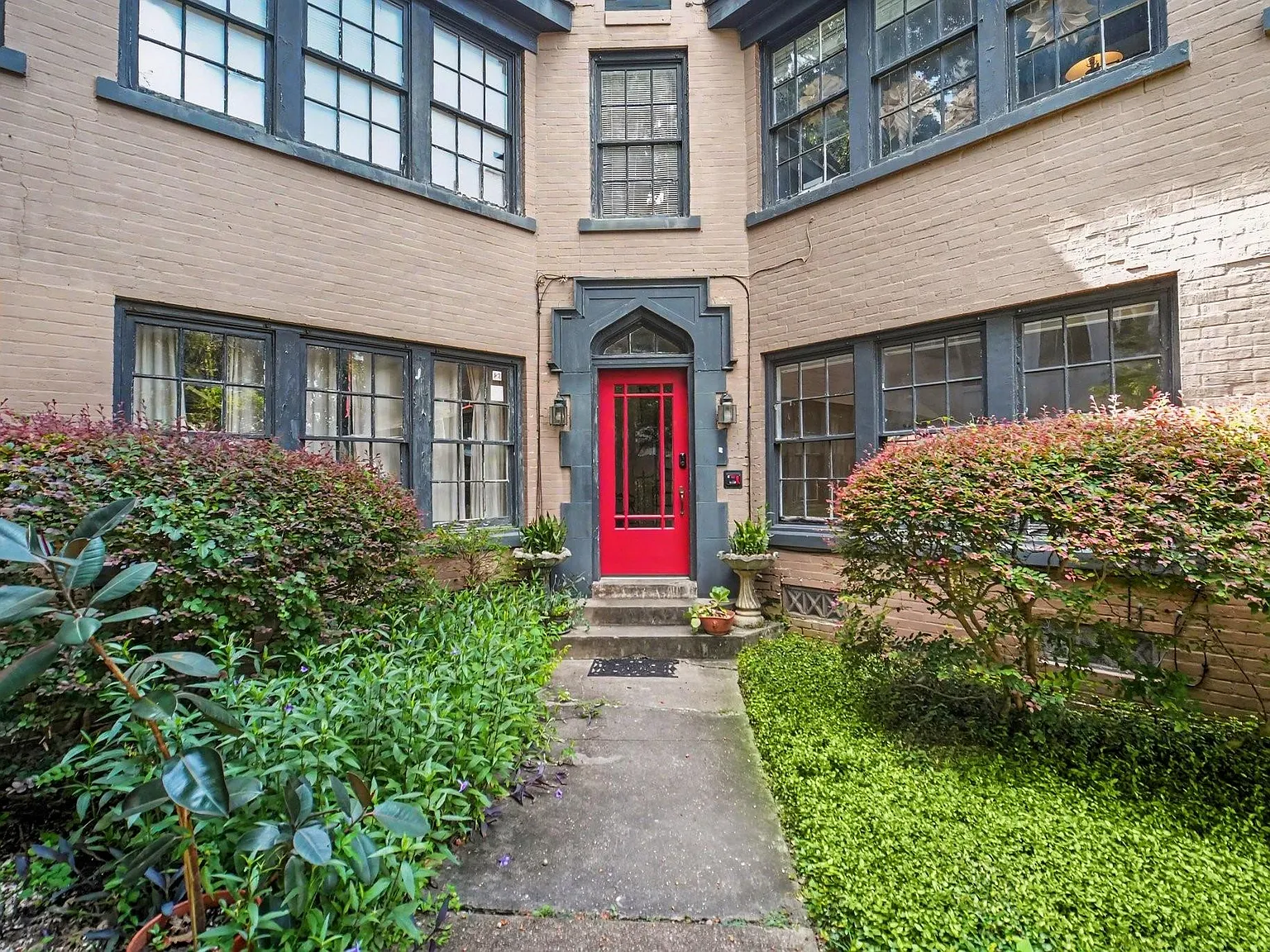 1 bed, 1.0 bath, 957 sqft, $1,650 — Photo 1