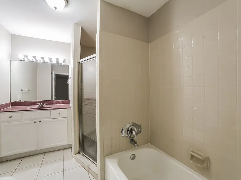 5901 Lincoln Cir W — Photo 11