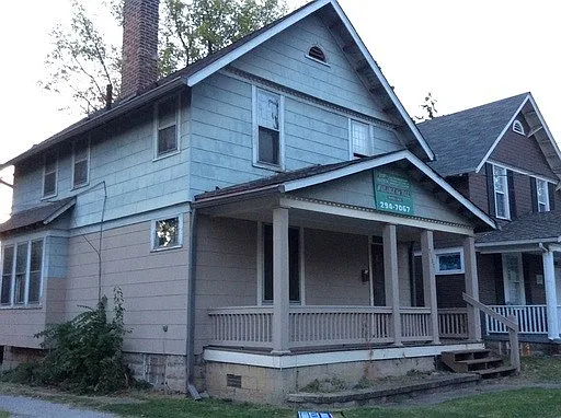 2137 Waldeck Ave