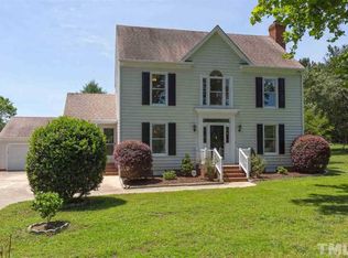 2016 Queen Charlotte Pl, Raleigh, NC 27610