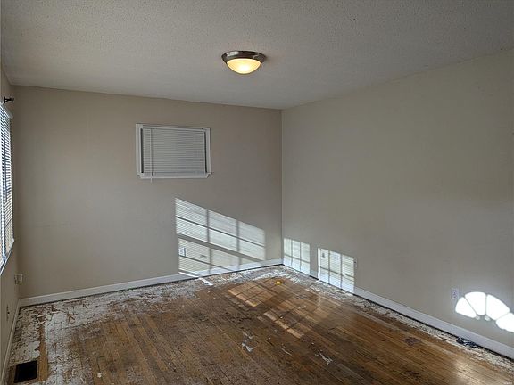 2nd image of 8419 Carl Ave