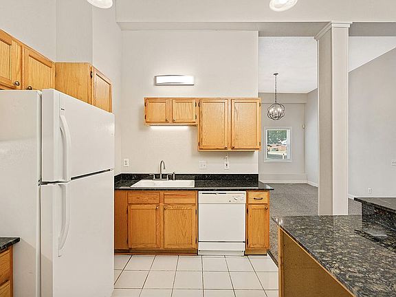 3rd image of 405 E 35th St #4