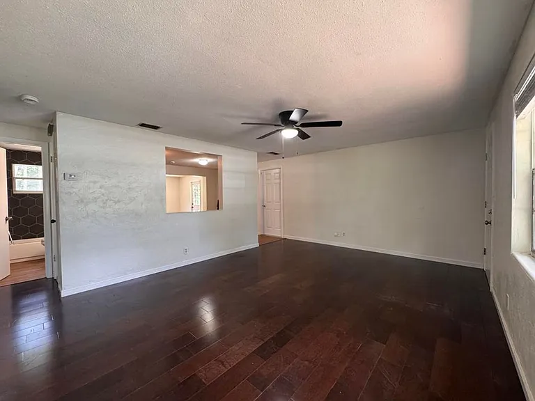 535 Olive St — Photo 3