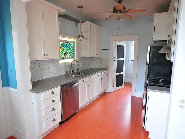 7030 SE Raymond Ct — Photo 4