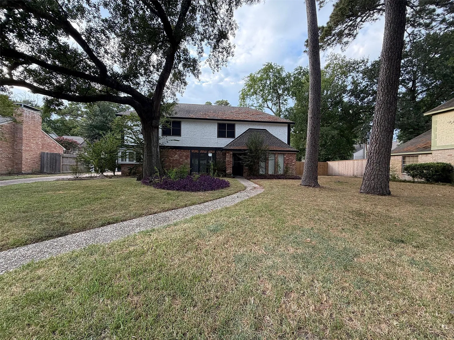 4 bed, 3.5 bath, 2743 sqft, $2,450 — Photo 2
