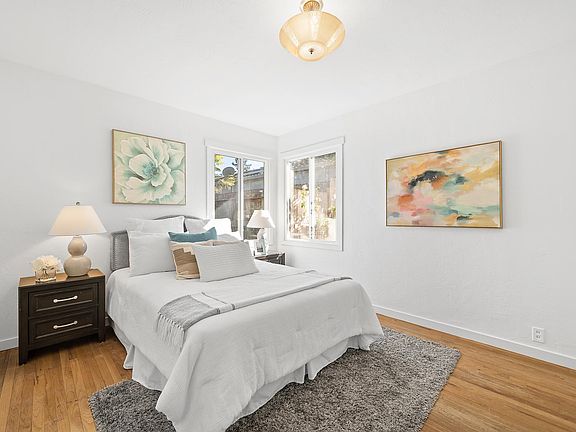 5th image of 41 Eaton Villa Pl