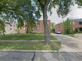 16025 Van Aken Blvd, Cleveland, OH