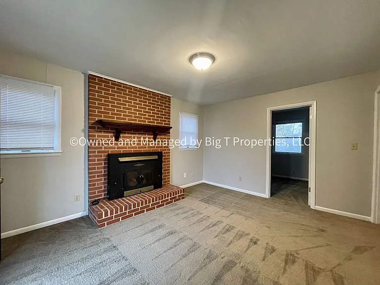 16 Taylor Dr — Photo 9