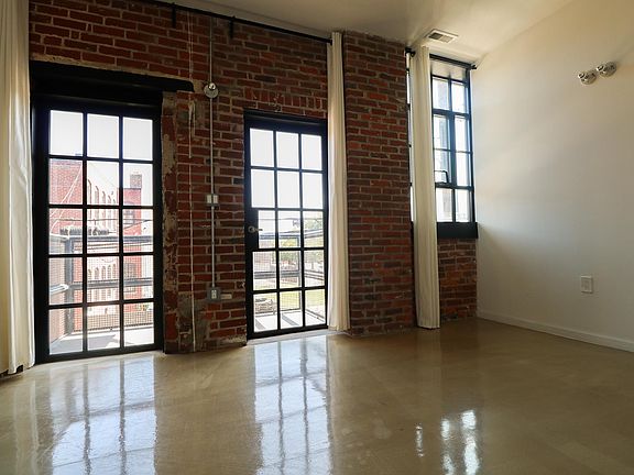 2nd image of 1409 Germantown Ave #4L