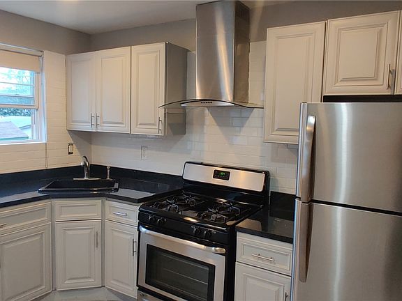 3rd image of 10520 Princeton St Floor 1
