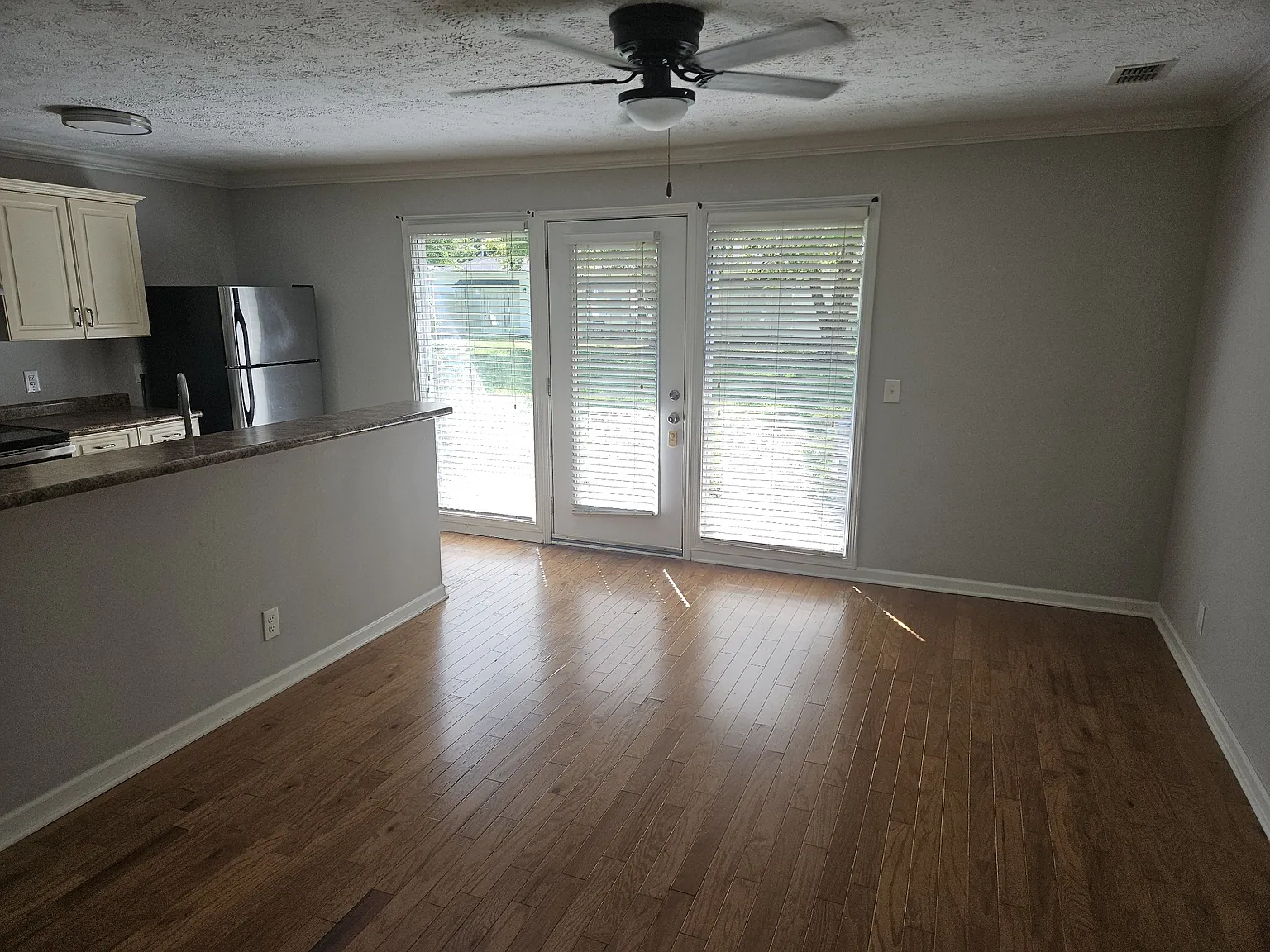 1 bed, 1.0 bath, 688 sqft, $1,150 — Photo 4
