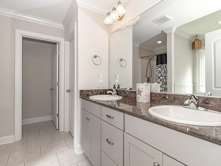 2112 Kinsale Ave — Photo 26