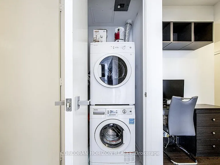 28 Wellesley St E #1104 — Photo 33