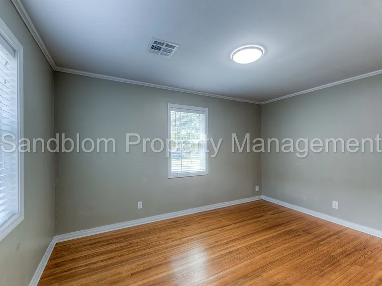 3803 E 36th St S — Photo 17