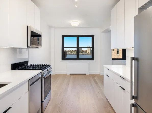 11 Riverside Drive image 11 of 13