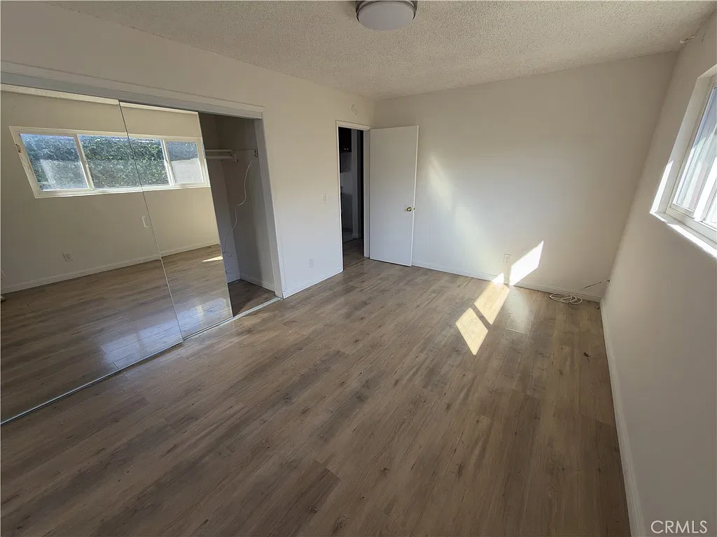 1 bed, 900 sqft, $2,200 — Photo 4