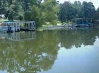 136 Shore Acres Dr, Hot Springs, AR 71913